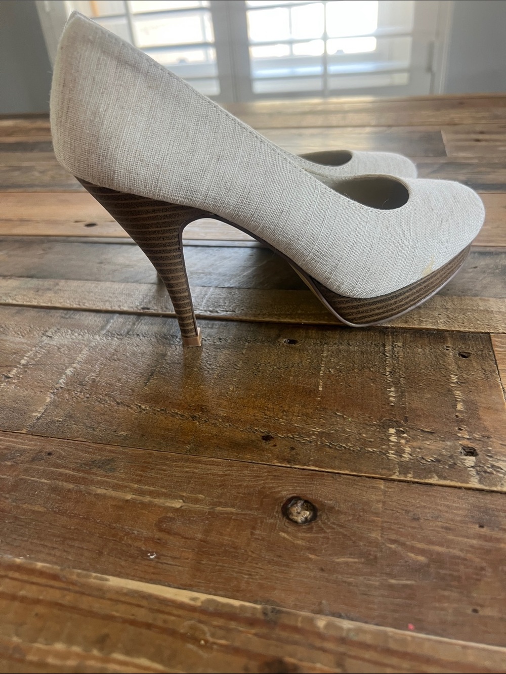 Kenneth Cole Reaction Linen Platform Pumps in Light Beige
